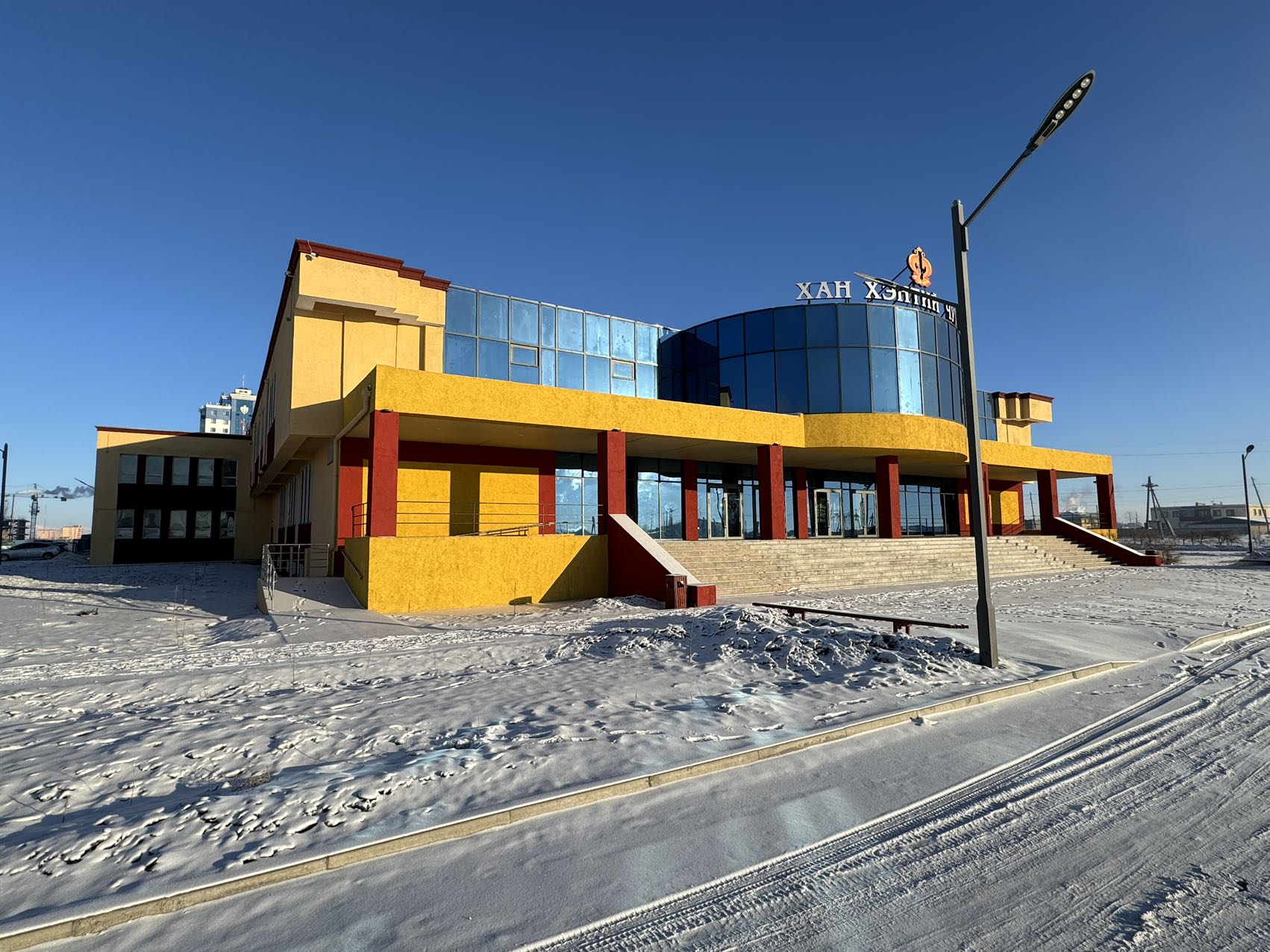 蒙古國(guó)-肯特會(huì)議中心劇院——舞臺(tái)機(jī)械、燈光、音響、LED屏